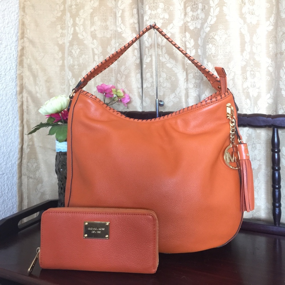 MICHEAL KORS leather shoulder bag & wallet GUC